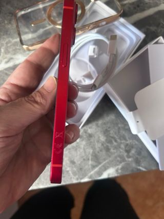 iPhone 14 Rojo + Funda y Cable