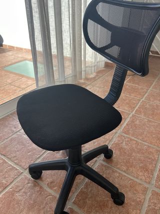 Silla de oficina negra