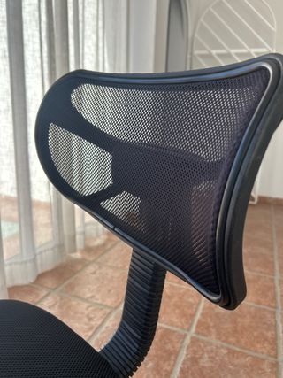 Silla de oficina negra
