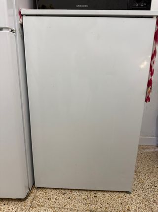 Congelador vertical blanco