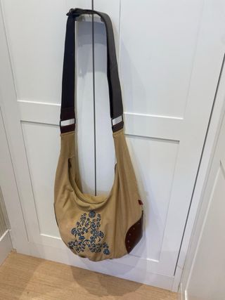 Bolso piel y tejido bordado beige/marrón