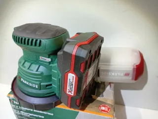 Lijadora Parkside con Batería y Cargador