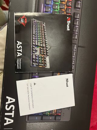 Teclado Mecánico Trust ASTA RGB