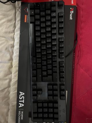 Teclado Mecánico Trust ASTA RGB
