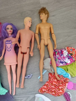 Lote Muñecas Barbie y Ken con Ropa