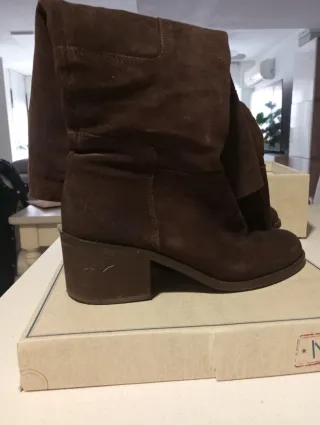 Botas de ante marrones