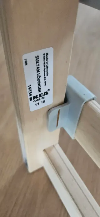Cama de madera 140