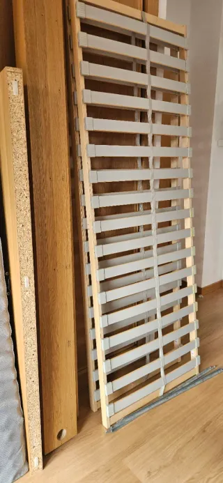 Cama de madera 140