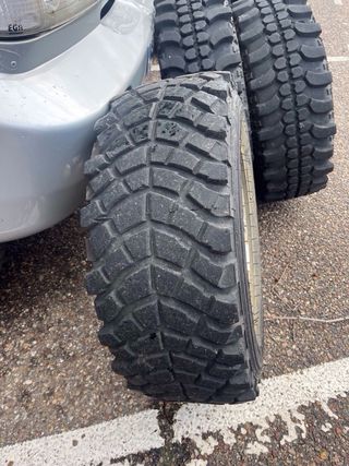 Llanta y gomas 31x10.50R15