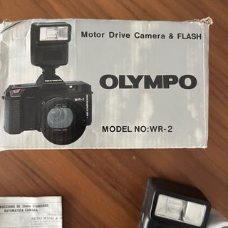 Cámara Olympus WR-2 35mm con Flash