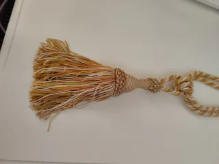 Accessori per tende con nappe dorate