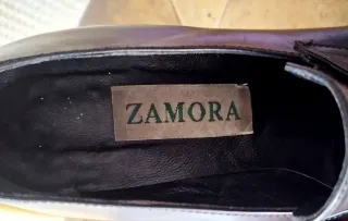 Zapatos de tacón bajo Zamora negros mujer