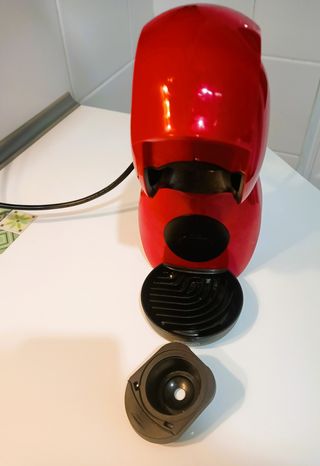 Cafetera Dolce Gusto Piccolo XS Roja