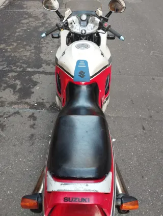 Suzuki GSX750F Slingshot Sportbike