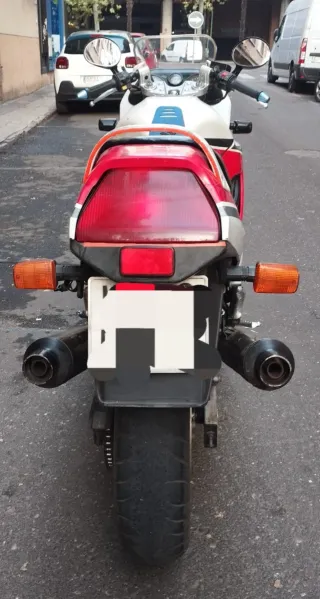 Suzuki GSX750F Slingshot Sportbike