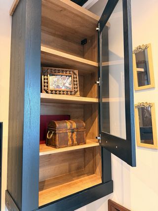 Mueble TV salón y vitrina madera