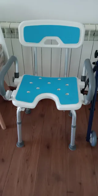 Silla de ducha con asiento y respaldo