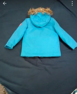 Abrigo niño azul con capucha , para niño de 5 años