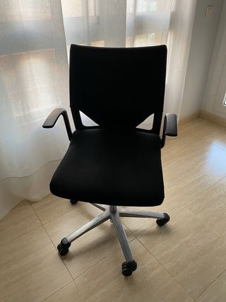 2 Sillas de oficina ergonómicas negras