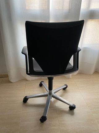 2 Sillas de oficina ergonómicas negras