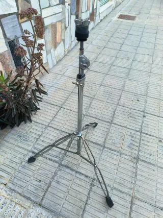 Pie de plato para batería