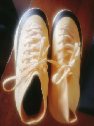 Botas de fútbol 11 amarillas