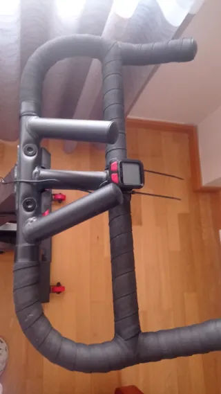 Bicicleta estática 12kg Domyos