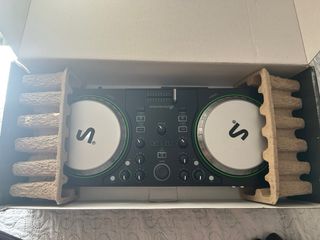 Mesa de mezclas DJ Reloop The Next Beat