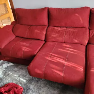 Chaise longue roja de tela