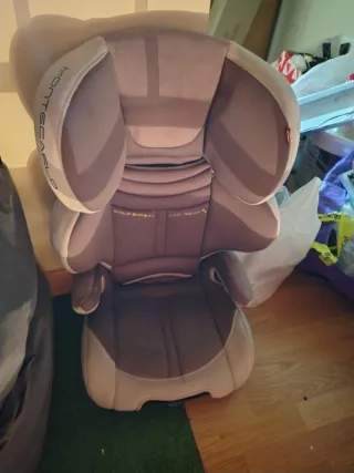 Silla de coche para niños. Grupos 1,2,3.