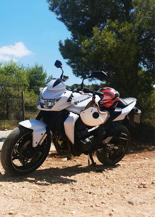Kawasaki Z 750 Blanca