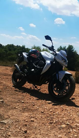 Kawasaki Z 750 Blanca