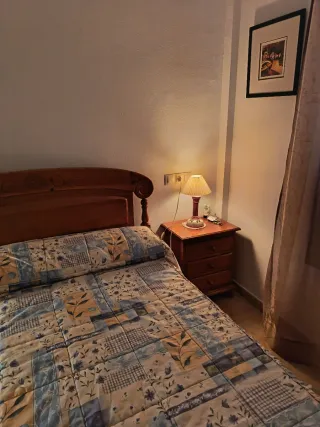 Cama de madera de pino