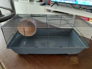 Jaula para hámster negra y gris