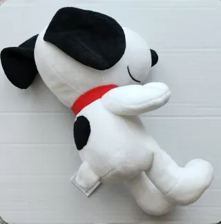 Peluche Snoopy con collar rojo