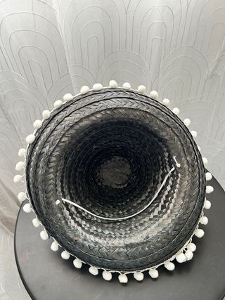Sombrero Mexicano Negro con Pompones Blancos