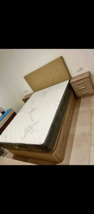 Armario blanco y marrón