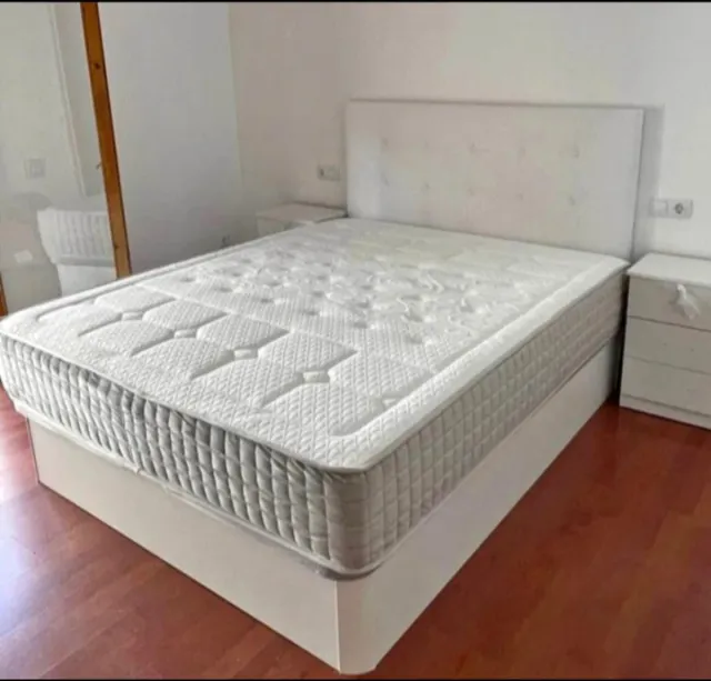 Armario blanco y marrón