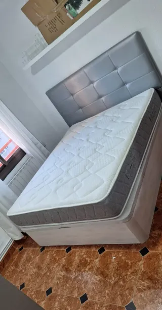 Armario blanco y marrón