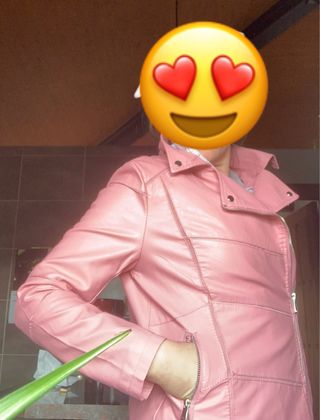 Chaqueta de cuero rosa