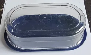 Burriera in plastica blu e trasparente