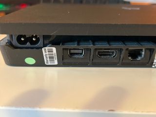 PS4 (PlayStation 4) con 2 mandos