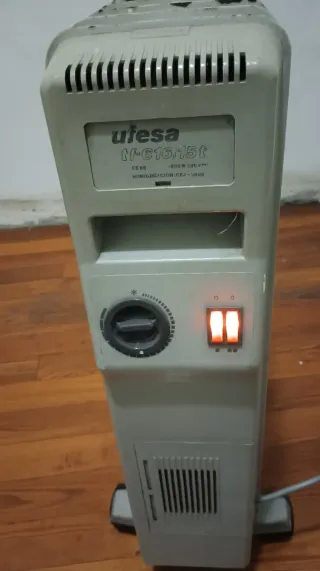 Radiador de aceite Ufesa Beige/Gris