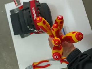 Set di utensili Knipex e Makita