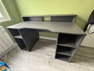 Scrivania da gioco grigia