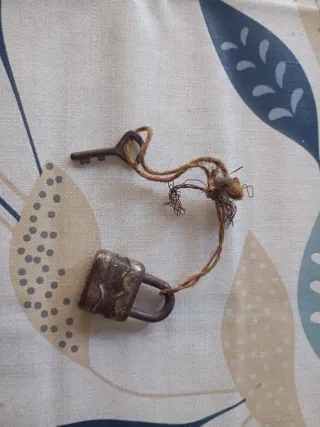 Candado y llave antiguos