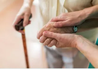 Empleo cuidadora .  Auxiliar de ayuda a domicilio