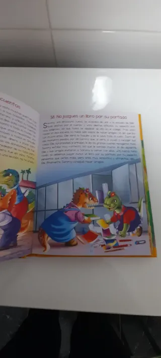 101 CUENTOS DE DINOSAURIOS - PEQUEÑO (Spanish E...