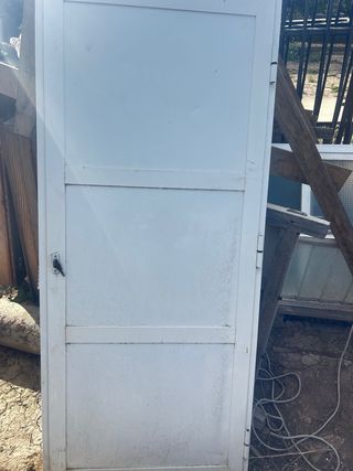 Puerta opaca de aluminio