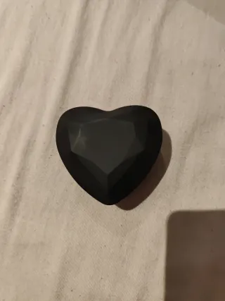 Caja de anillo con luz negra